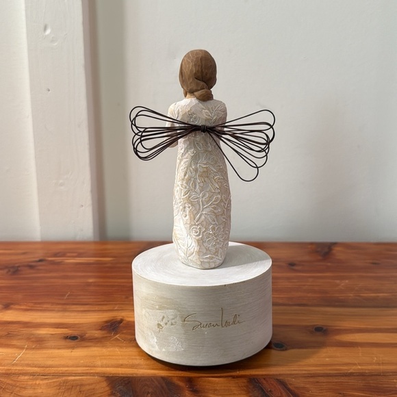 Willow Tree Susan Lordi Remembrance Musical Box Plays Till The End Of Time - Picture 4 of 5